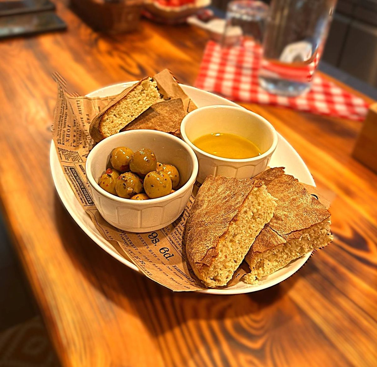 Focaccia, Măsline marinate si Ulei de măsline Castrum